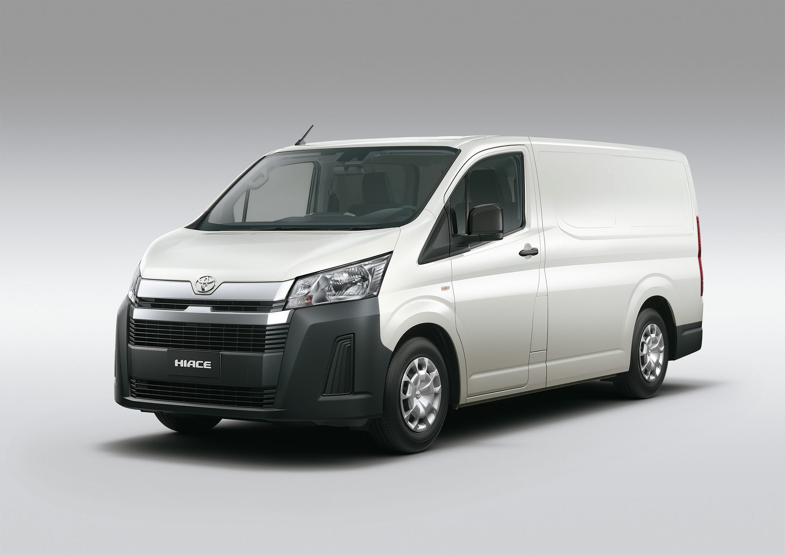 1540_HIACE_PANEL_TECHO_BAJO_LATERAL_FRONTAL_1_1621343322-scaled
