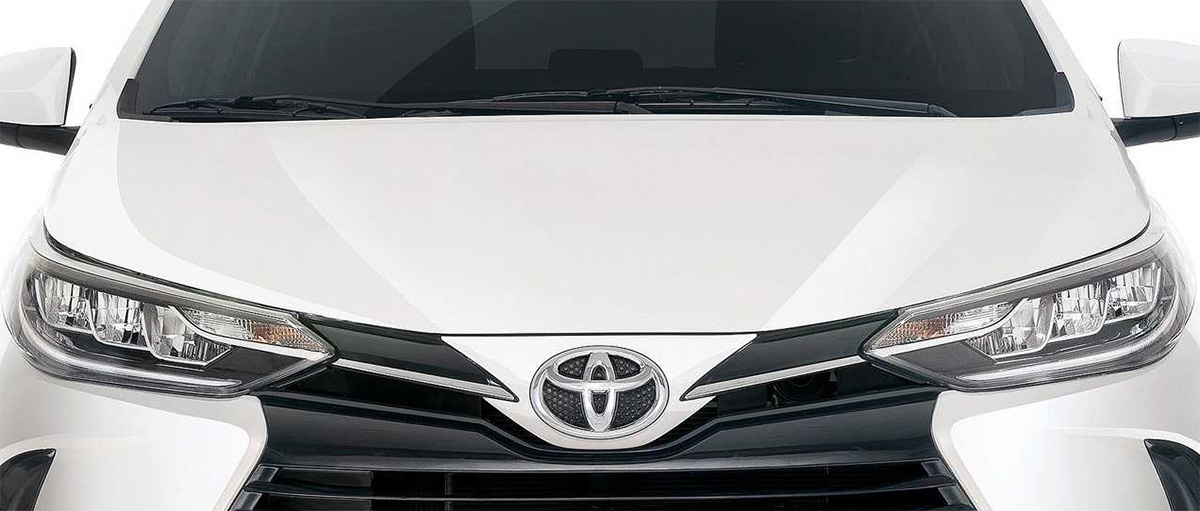 TOYOTA-YARIS-0