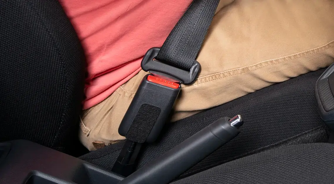 toyota-agya-cinturon-seguridad-elr